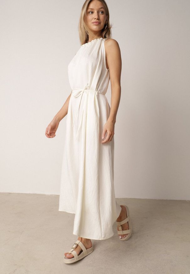 Born2be - Jasnobeżowa Wiskozowa Sukienka Bez Rękawów z Warkoczowym Splotem przy Dekolcie Shirineli. Okazja: na co dzień. Kolekcja: plus size. Kolor: beżowy. Materiał: wiskoza. Długość rękawa: bez rękawów. Wzór: ze splotem. Typ sukienki: dla puszystych, proste. Styl: boho, casual, klasyczny, elegancki