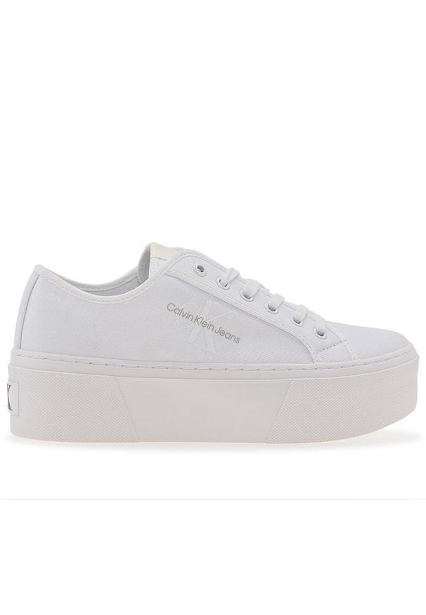 Buty Calvin Klein Cupsole Flatform NY Pearl WN YW0YW01221-YBR - białe. Zapięcie: sznurówki. Kolor: biały. Materiał: guma, tkanina, bawełna. Szerokość cholewki: normalna. Obcas: na platformie