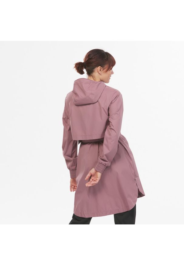 quechua - Kurtka turystyczna damska długa Quechua Raincut wodoodporna. Kolor: wielokolorowy, fioletowy, różowy. Długość: długie. Sport: turystyka piesza, wspinaczka