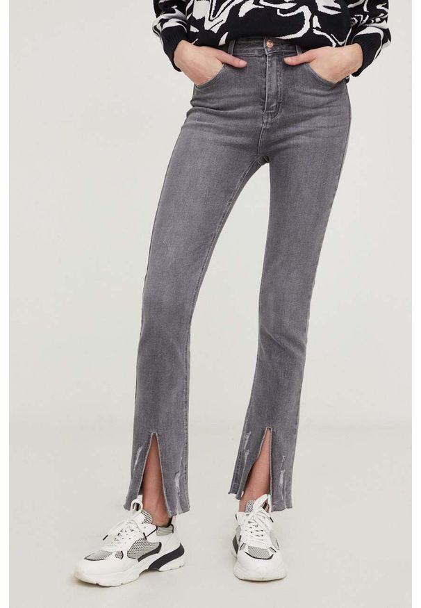 Answear Lab jeansy damskie high waist. Stan: podwyższony. Kolor: szary. Styl: wakacyjny