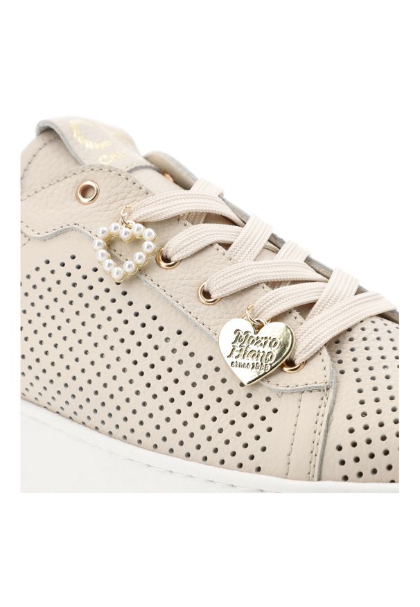 CheBello - Beżowe Sneakersy Chebello Stylowe Obuwie Damskie. Okazja: na co dzień. Zapięcie: sznurówki. Kolor: beżowy. Materiał: skóra. Szerokość cholewki: normalna. Sport: turystyka piesza