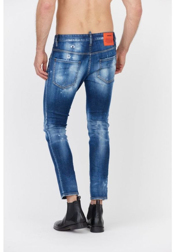 DSQUARED2 Niebieskie jeansy męskie Skater jean. Kolor: niebieski. Wzór: aplikacja