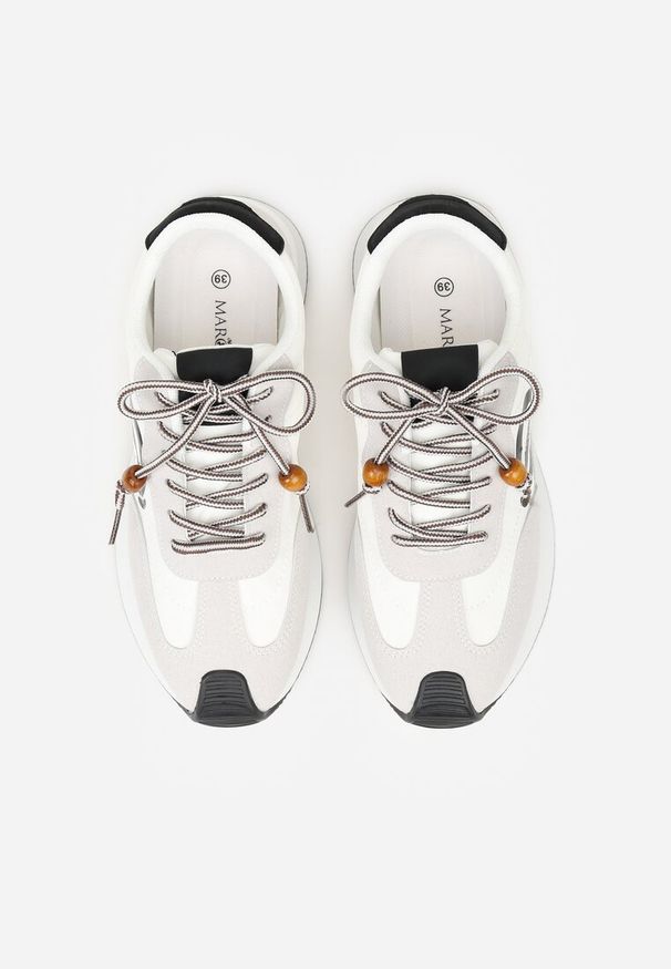 Renee - Czarne Sneakersy Ozdobione Geometrycznym Motywem Phiaronei. Okazja: na co dzień. Kolor: czarny. Materiał: jeans. Wzór: geometria, aplikacja