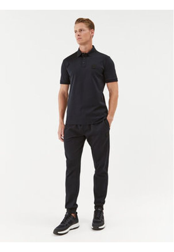BOSS - Boss Spodnie dresowe 50485181 Granatowy Regular Fit. Kolor: niebieski. Materiał: bawełna