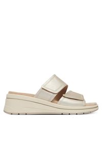 Klapki Caprice. Kolor: złoty #1