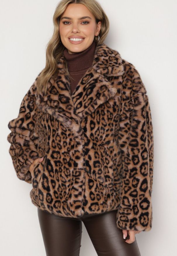 Born2be - Brązowa Kurtka Futerko w Panterkę z Kieszeniami Fidelis. Okazja: na co dzień. Kolor: brązowy. Materiał: futro. Wzór: motyw zwierzęcy. Styl: casual, elegancki