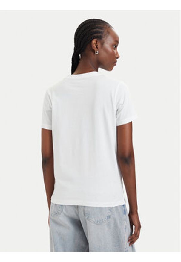 Guess T-Shirt W6GI15 K3035 Biały Regular Fit. Kolor: biały. Materiał: bawełna