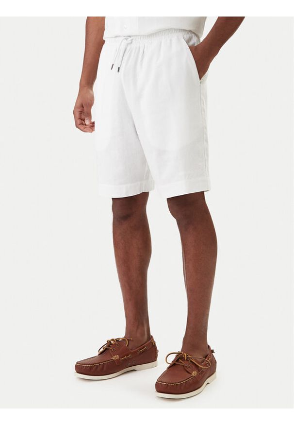 Emporio Armani Szorty materiałowe EM000681 AF20590 U0002 Biały Regular Fit. Kolor: biały. Materiał: wiskoza, len