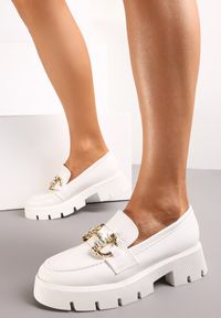 Renee - Białe Mokasyny z Klamrą z Kryształkami na Grubej Podeszwie Amilya. Zapięcie: klamry. Kolor: biały. Styl: elegancki #1