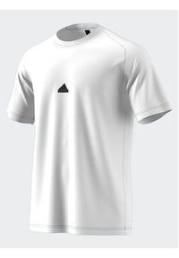 Adidas - adidas T-Shirt IL9470 Biały Regular Fit. Kolor: biały. Materiał: bawełna
