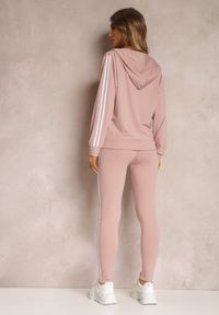 Renee - Jasnoróżowy Komplet Dresowy 3-częściowy z Lampasami Fevina. Kolekcja: plus size. Kolor: różowy. Materiał: dresówka. Sport: fitness #6