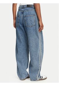 Adidas - adidas Jeansy KQ6476 Niebieski Barrel Fit. Kolor: niebieski #2