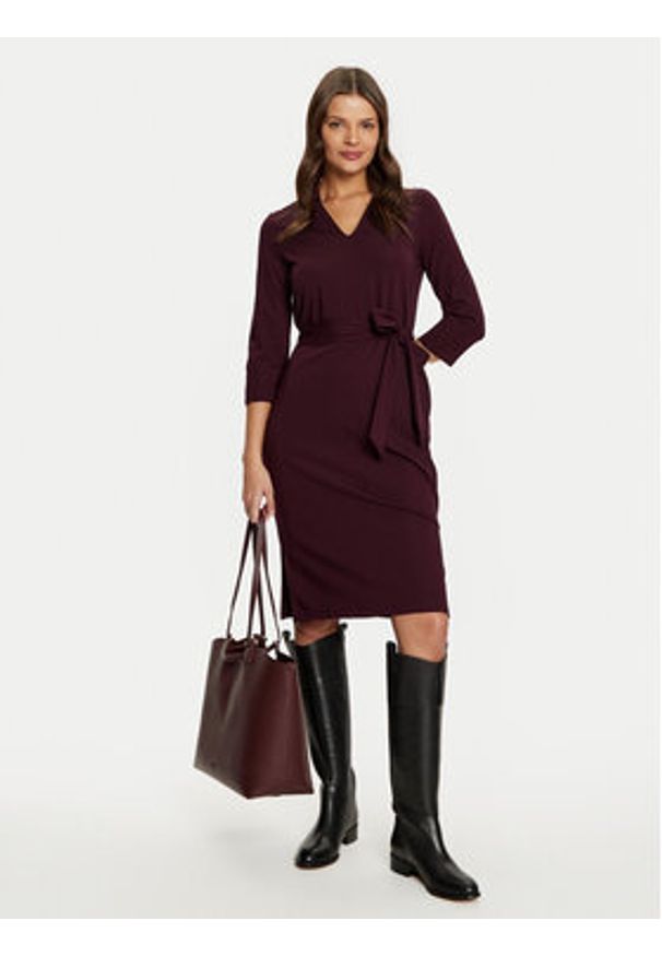 Tatuum Sukienka codzienna Cole T2422.201B Bordowy Regular Fit. Okazja: na co dzień. Kolor: czerwony. Materiał: syntetyk, wiskoza. Typ sukienki: proste. Styl: casual