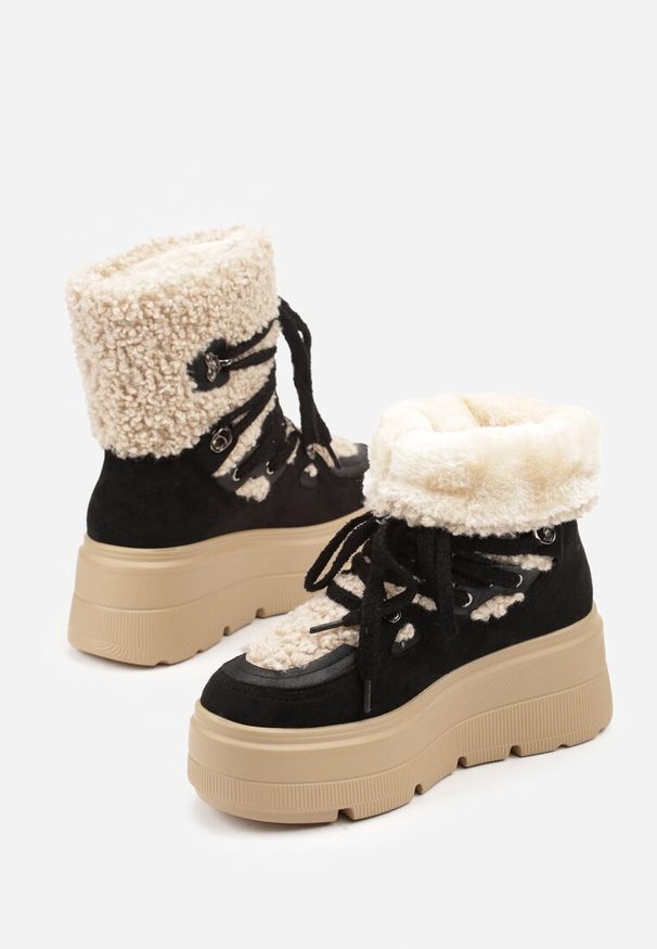 Born2be - Czarne Sznurowane Śniegowce na Platformie Zdobione Futerkiem Zeriba. Okazja: na co dzień. Zapięcie: sznurówki. Kolor: czarny. Materiał: futro. Wzór: aplikacja. Sezon: zima. Obcas: na platformie. Styl: klasyczny, casual, elegancki