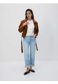 Reserved - Kardigan z krótkimi rękawami - złamana biel. Materiał: dzianina, bawełna. Długość rękawa: krótki rękaw. Długość: krótkie #1