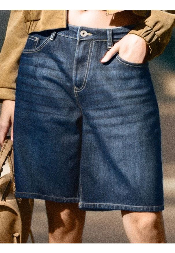Sinsay - Szorty bermudy jeansowe - granatowy. Kolor: niebieski. Materiał: jeans