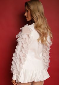 Renee - Biały Dzianinowy Sweter z Falbankami na Rękawach Kingto. Typ kołnierza: kołnierz z falbankami. Kolor: biały. Materiał: dzianina #4