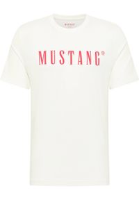Mustang - Męski T-Shirt Koszulka MUSTANG Style Austin Cannoli Cream 1014695 2084. Okazja: na co dzień. Kolekcja: plus size. Materiał: jeans, bawełna. Wzór: aplikacja. Styl: casual, klasyczny, elegancki #3