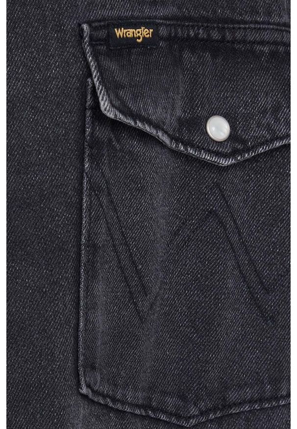 Wrangler koszula jeansowa damska kolor szary relaxed z kołnierzykiem klasycznym. Typ kołnierza: kołnierzyk klasyczny. Kolor: szary. Materiał: jeans. Długość rękawa: długi rękaw. Długość: długie. Wzór: gładki. Styl: klasyczny
