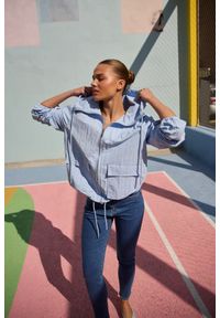 MOODO - Kurtka z kapturem błękitna. Typ kołnierza: kaptur. Kolor: niebieski. Materiał: poliamid #1