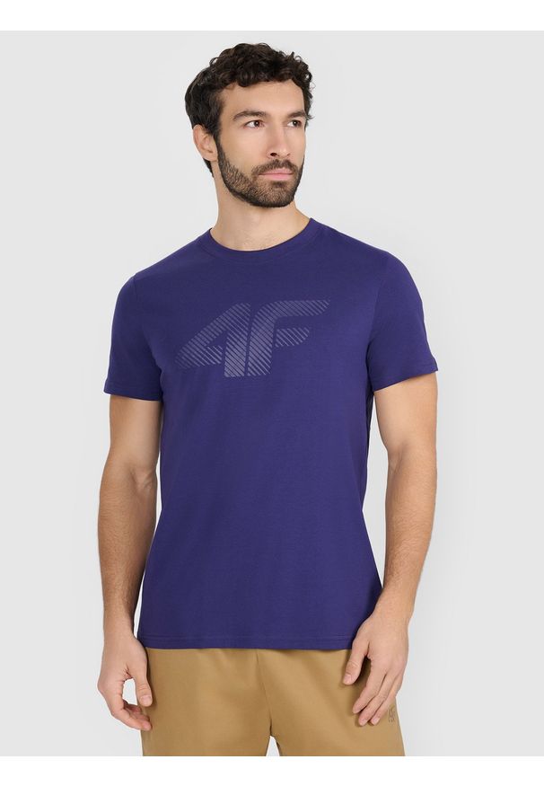 4f - 4F T-shirt regular z nadrukiem męski - granatowy L. Okazja: na co dzień. Kolor: niebieski. Materiał: bawełna, dzianina, jersey. Długość rękawa: krótki rękaw. Długość: krótkie. Wzór: nadruk. Styl: klasyczny, casual, sportowy
