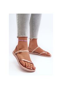 Damskie Sandały 82842 Ipanema Fashion Sandal Viii Fem Różowe. Okazja: na co dzień. Zapięcie: pasek. Kolor: różowy. Materiał: guma. Styl: casual #7