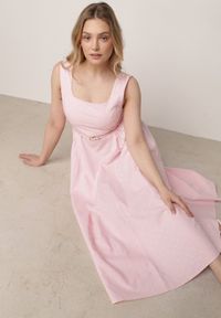 Born2be - Różowa Bawełniano-Wiskozowa Sukienka Retro w Groszki o Rozkloszowanym Kroju Eviphaia. Okazja: na co dzień. Kolor: różowy. Materiał: wiskoza, bawełna. Wzór: grochy. Typ sukienki: rozkloszowane. Styl: retro #2