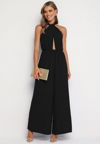 Born2be - Czarny Kombinezon o Taliowanym Kroju Bez Rękawów Rivassina. Kolor: czarny. Długość rękawa: bez rękawów. Długość: długie #4