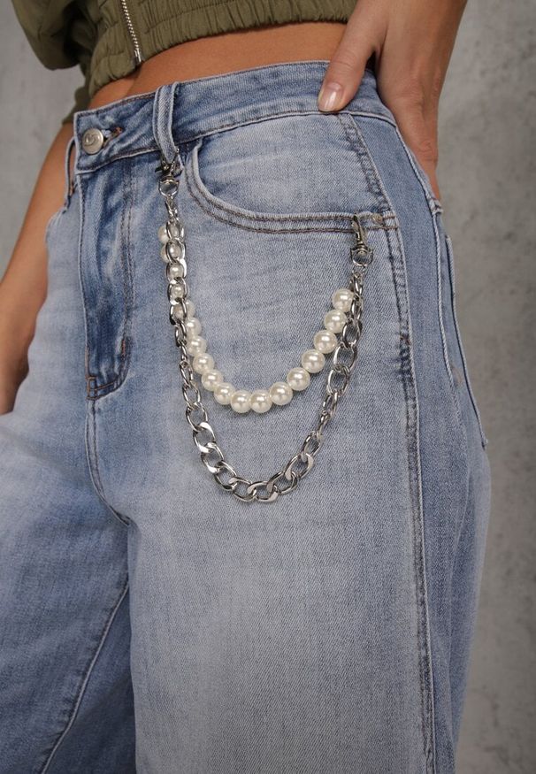 Renee - Niebieskie Szerokie Jeansy High Waist z Łańcuchem Kassania. Stan: podwyższony. Kolor: niebieski. Wzór: aplikacja