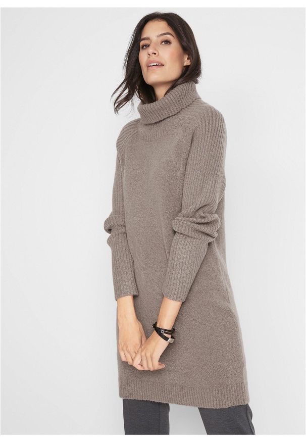 bonprix - Długi sweter z golfem. Typ kołnierza: golf. Kolor: brązowy. Długość: długie. Wzór: prążki