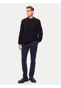 Mustang Chinosy Oakland 1015540 Granatowy Skinny Fit. Kolor: niebieski. Materiał: bawełna #5
