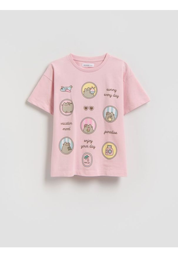 Reserved - T-shirt Pusheen - pastelowy róż. Kolor: różowy. Materiał: bawełna