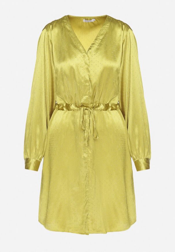 Born2be - Zielona Satynowa Sukienka Koszulowa z Paskiem i Cyrkoniami Poledia. Okazja: na imprezę. Kolor: zielony. Materiał: satyna. Wzór: aplikacja. Typ sukienki: koszulowe