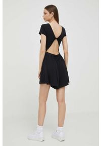 Calvin Klein Jeans kombinezon kolor czarny z odkrytymi plecami. Okazja: na co dzień. Kolor: czarny. Materiał: dzianina. Długość rękawa: krótki rękaw. Długość: krótkie. Styl: casual #3