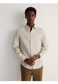 Reserved - Lniana koszula regular fit - beżowy. Kolor: beżowy. Materiał: len #1