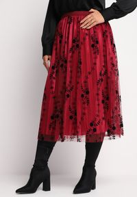 Born2be - Bordowa Midi Plisowana Spódnica z Gumką w Pasie i Tiulem w Kwiaty Selkitrad. Kolor: czerwony. Materiał: tiul. Wzór: kwiaty #4