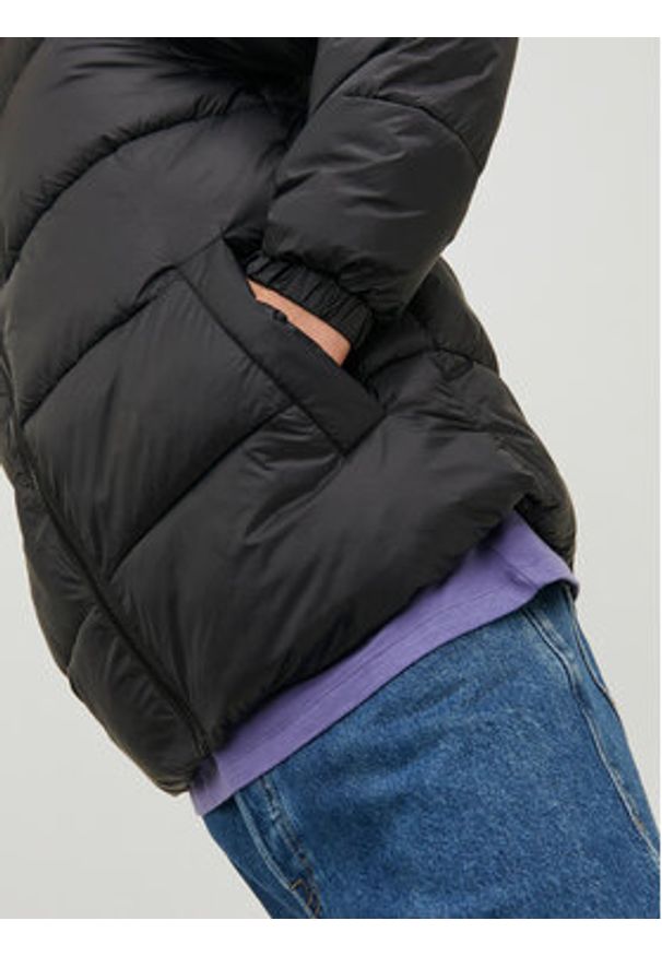 Jack & Jones Kurtka zimowa 12235860 Czarny Regular Fit. Kolor: czarny. Materiał: syntetyk. Sezon: zima