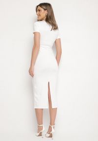 Born2be - Biała Sukienka Dopasowana Bodycon z Dekoltem w Serek Efricene. Okazja: na co dzień. Typ kołnierza: dekolt w serek. Kolor: biały. Materiał: jeans. Długość rękawa: krótki rękaw. Typ sukienki: bodycon. Styl: casual, klasyczny #4