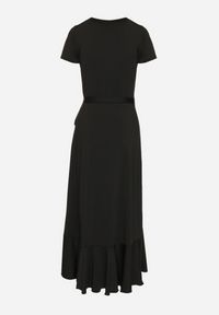 Born2be - Czarna Sukienka z Paskiem Kopertowa Ozdobiona Falbanami Wleffia. Okazja: na spacer. Typ kołnierza: dekolt w kształcie V. Kolor: czarny. Długość rękawa: krótki rękaw. Wzór: aplikacja. Sezon: wiosna, lato. Typ sukienki: kopertowe. Styl: elegancki #5