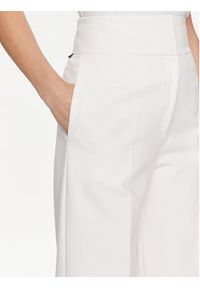 Hugo Spodnie materiałowe Himia 50513960 Biały Regular Fit. Kolor: biały. Materiał: syntetyk, wiskoza