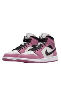 Buty do chodzenia męskie Nike Air Jordan 1 Retro Mid. Kolor: czarny. Materiał: skóra. Sport: turystyka piesza