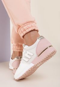 Renee - Biało-Różowe Sneakersy Orsea. Zapięcie: sznurówki. Kolor: biały. Materiał: syntetyk, materiał, nubuk. Szerokość cholewki: normalna. Wzór: aplikacja #6