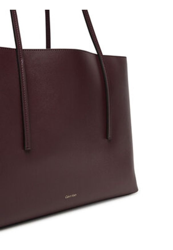 Calvin Klein Torebka Foil Logo Tote W/Pouch LV04F3274G Bordowy. Kolor: czerwony. Materiał: skórzane