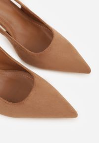 Born2be - Jasnobrązowe Sandały Slingback z Imitacji Zamszu na Szpilce z Noskiem w Szpic Delanoe. Okazja: na co dzień, na ślub cywilny, na wesele, na imprezę. Nosek buta: szpiczasty. Zapięcie: bez zapięcia. Kolor: brązowy. Materiał: zamsz. Obcas: na szpilce. Styl: casual, elegancki, klasyczny #6