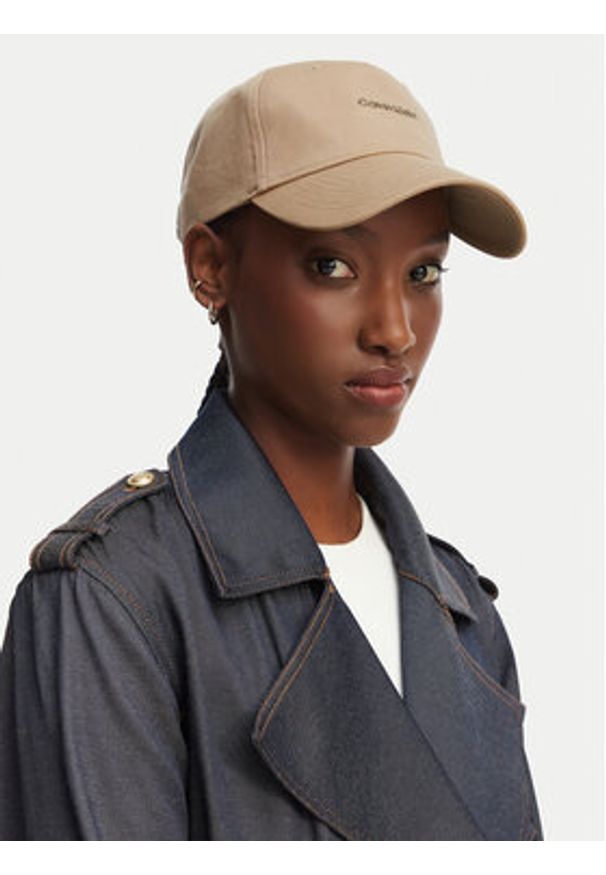 Calvin Klein Czapka z daszkiem Cotton Twill W/ Hw Cap LV04F5072G Beżowy. Kolor: beżowy. Materiał: bawełna