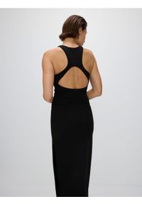 Reserved - Sukienka z ozdobnym wycięciem - czarny. Kolor: czarny. Materiał: dzianina. Wzór: gładki