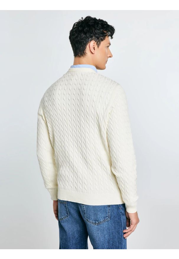 Big-Star - Sweter męski ze splotem warkoczowym i haftem kremowy Niser 100. Okazja: na co dzień. Kolor: biały. Materiał: materiał, dzianina, bawełna, jeans. Wzór: haft, ze splotem. Styl: klasyczny, casual