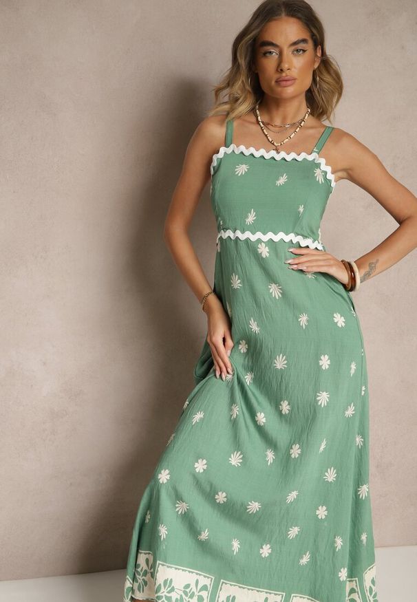 Renee - Zielona Sukienka z Wiskozy Ozdobiona Geometrycznym Motywem Lunessa. Kolor: zielony. Materiał: wiskoza. Wzór: geometria, aplikacja. Sezon: lato