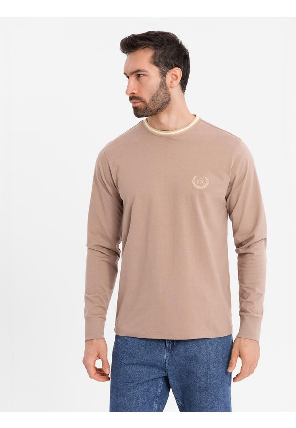 Ombre Clothing - Longsleeve bawełniany męski z dekoltem U w paski i haftem – brązowy V6. Kolor: brązowy. Materiał: bawełna. Długość rękawa: długi rękaw. Wzór: haft, paski. Styl: sportowy