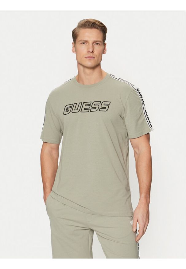 Guess T-Shirt Z4GI18 J1314 Zielony Regular Fit. Kolor: zielony. Materiał: bawełna